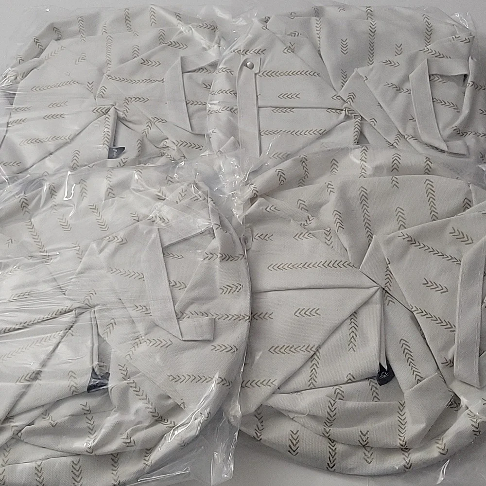 NWT Set Of 4 Medium GLAMPERS Hampers White W/Gold Arrow Design Or Flowers